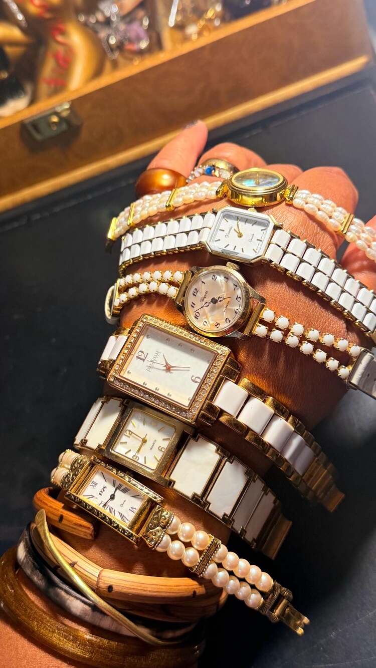 Collection of 6 Vintage Ladies Quartz Wristwatches